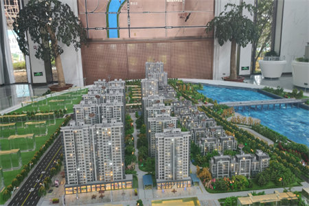 保险街95号3室2厅1卫48.8万128m2简装出售